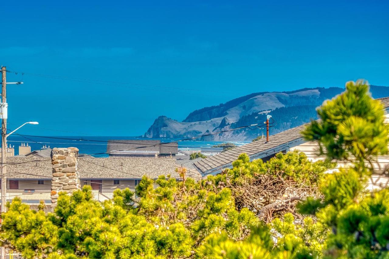 A Slice Above Villa Lincoln City Exterior photo